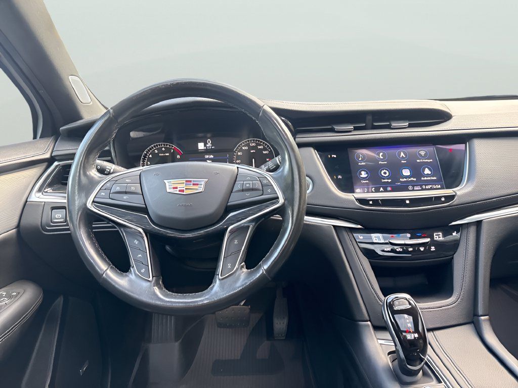 Used 2020 Cadillac XT5 Premium Luxury w/ LPO, Floor Liner Package AWD/4WD image 16