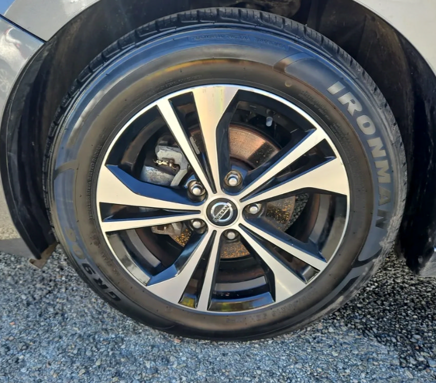Used 2022 Nissan Sentra SV w/ Trunk Package FWD image 2