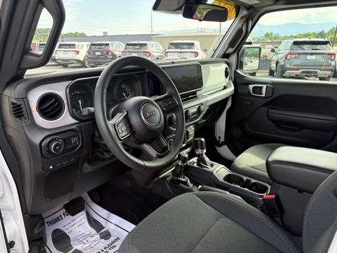Used 2024 Jeep Wrangler Unlimited w/ Convenience Group AWD/4WD image 3