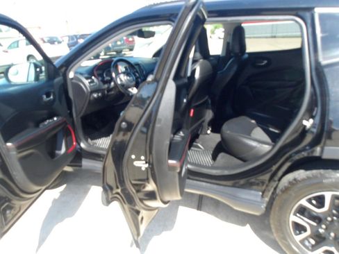 Used 2020 Jeep Compass Trailhawk image 15