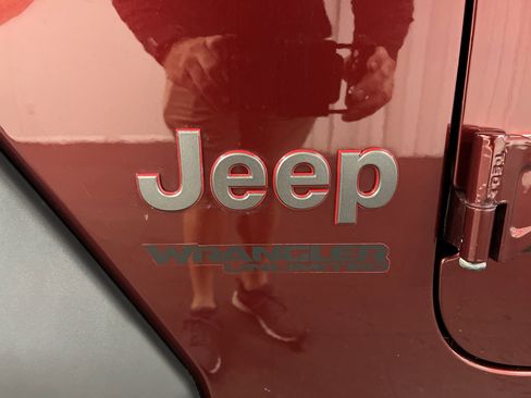 Used 2022 Jeep Wrangler Unlimited Rubicon w/ Cold Weather Group image 67