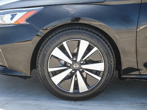 Used 2021 Nissan Altima 2.5 SV FWD image 10