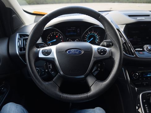 Used 2013 Ford Escape Titanium image 4