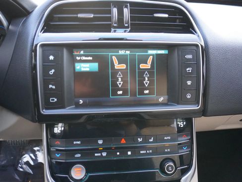 Used 2017 Jaguar XE Prestige image 17