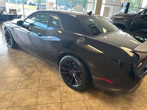 Used 2023 Dodge Challenger SRT Hellcat w/ Driver Convenience Group RWD image 8