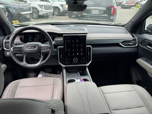 Used 2026 GMC Acadia Elevation w/ Elevation Premium Package AWD/4WD image 12