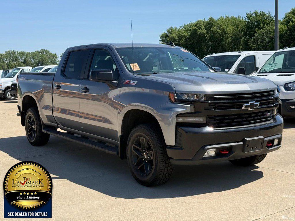 Used 2020 Chevrolet Silverado 1500 LT Trail Boss AWD/4WD image 3