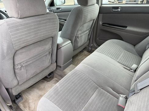 Used 2005 Toyota Camry LE FWD image 14
