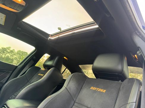 Used 2018 Dodge Charger R/T RWD image 13
