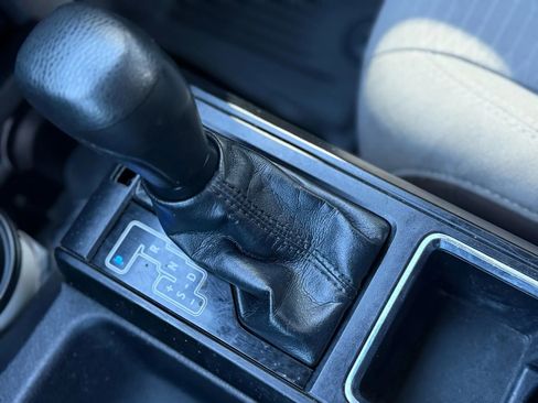 Used 2019 Toyota Tacoma SR w/ SR Convenience Package image 32