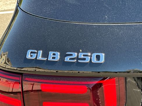 New 2026 Mercedes-Benz GLB 250 4MATIC image 26