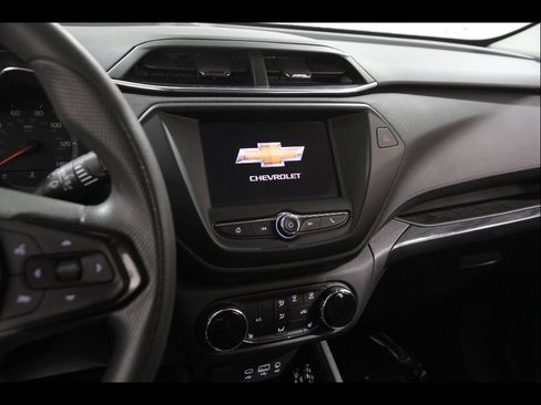 Used 2023 Chevrolet TrailBlazer LT FWD image 9