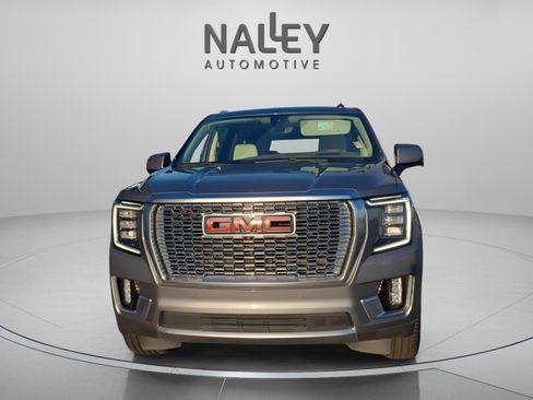 Used 2021 GMC Yukon XL Denali w/ Denali Premium Package image 9