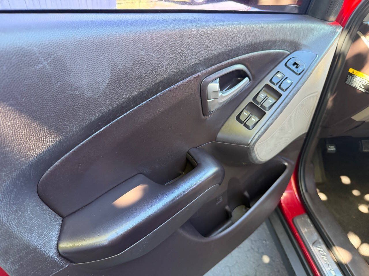 Used 2013 Hyundai Tucson Limited FWD image 5