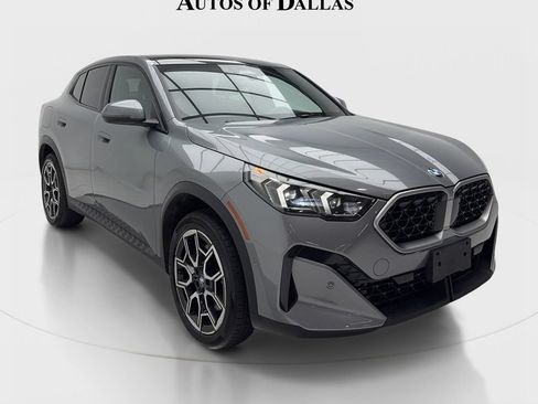 Used 2025 BMW X2 xDrive28i AWD/4WD image 2