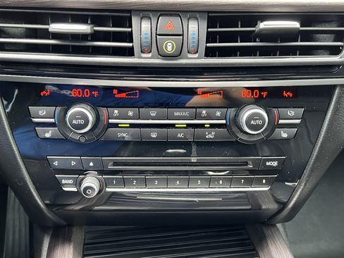 Used 2018 BMW X5 xDrive50i w/ M Sport Package AWD/4WD image 29