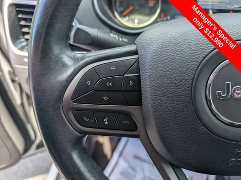 Used 2019 Jeep Cherokee Limited AWD/4WD image 17