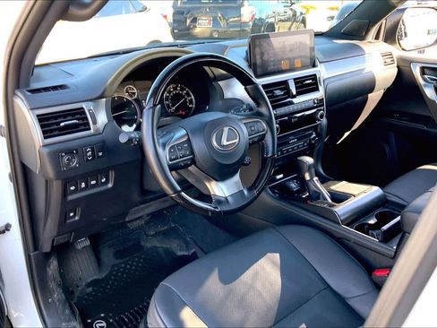 Used 2022 Lexus GX 460 Premium w/ Premium Package image 18