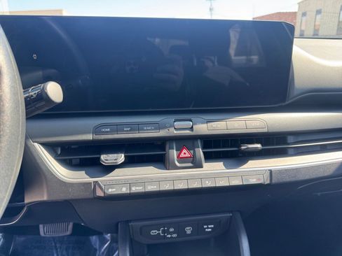 Used 2025 Kia K4 LXS image 18