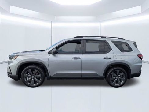 Used 2025 Honda Pilot Sport image 7
