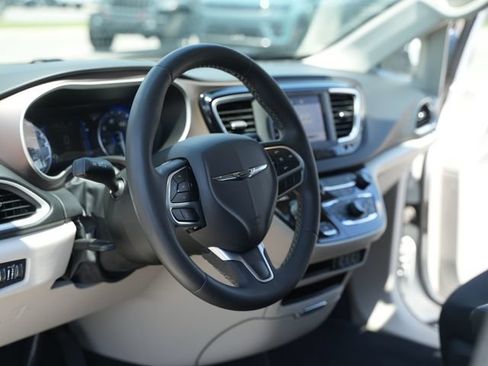 Used 2023 Chrysler Voyager LX FWD image 27