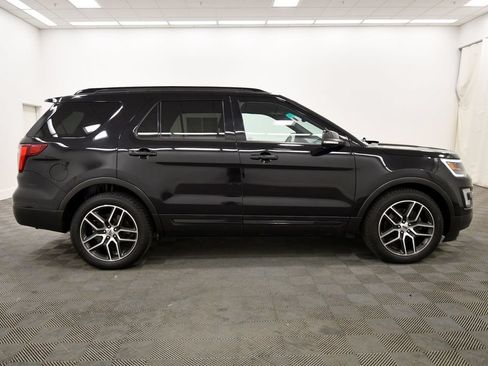 Used 2016 Ford Explorer Sport w/ Equipment Group 401A AWD/4WD image 9