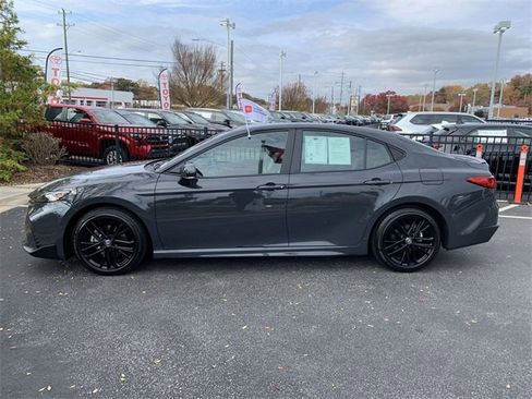 Certified 2025 Toyota Camry SE image 5