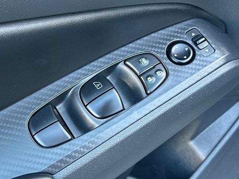 Used 2025 Nissan Altima 2.5 S FWD image 12