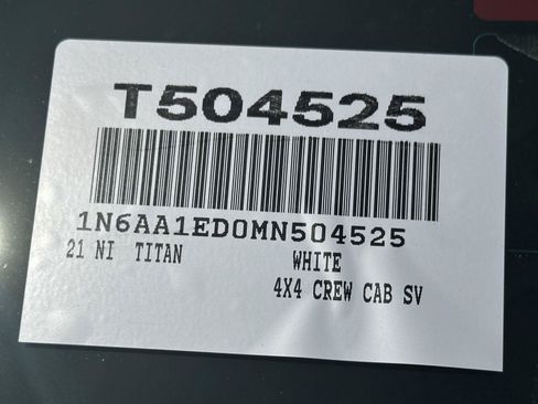 Used 2021 Nissan Titan SV w/ SV Convenience Package AWD/4WD image 15
