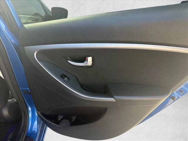 Used 2017 Hyundai Elantra GT FWD image 18