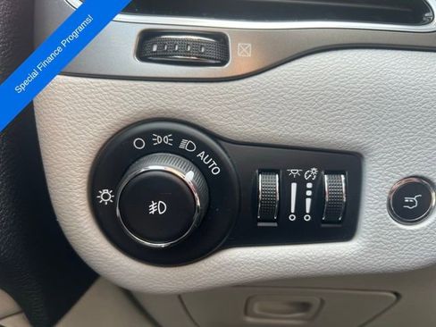 Used 2019 Jeep Cherokee Limited image 15