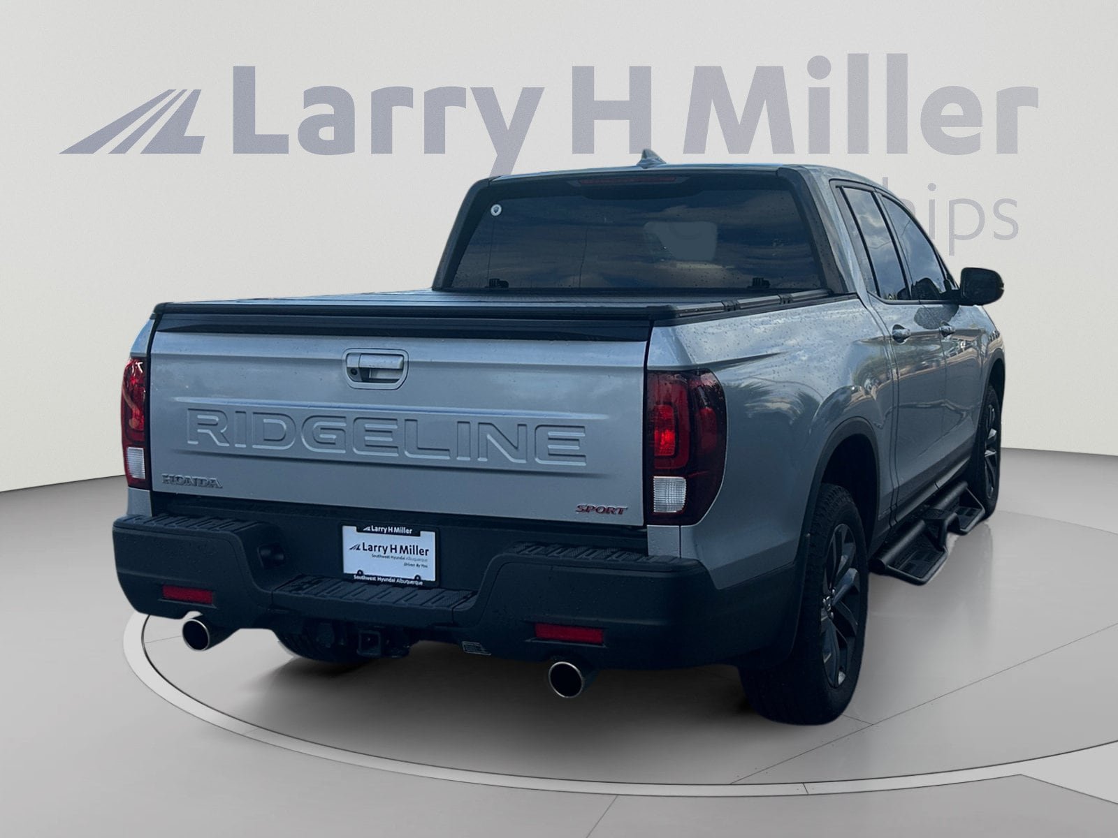 Used 2025 Honda Ridgeline Sport image 6
