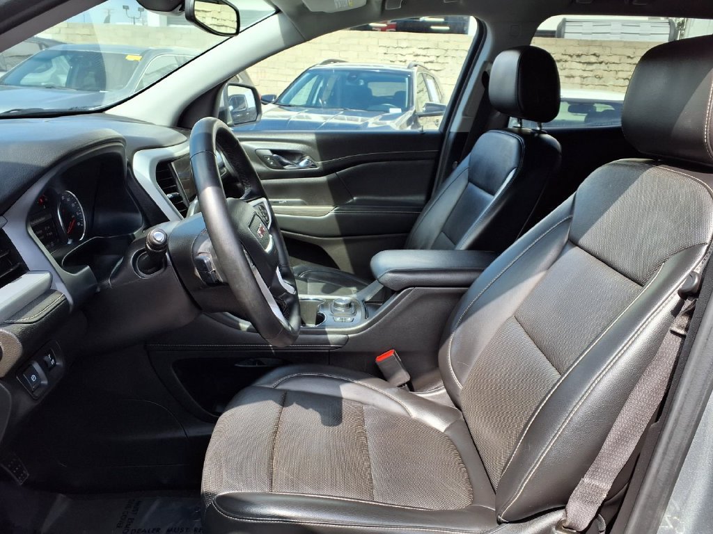 Used 2023 GMC Acadia SLT AWD/4WD image 16