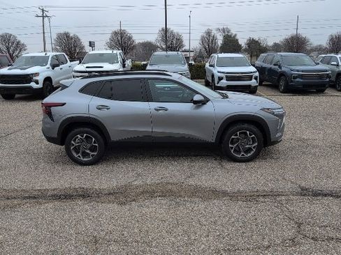 New 2026 Chevrolet Trax LT w/ Driver Confidence Package image 16