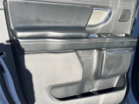 Used 2025 Ford Expedition Max Platinum w/ Driver's Package image 23