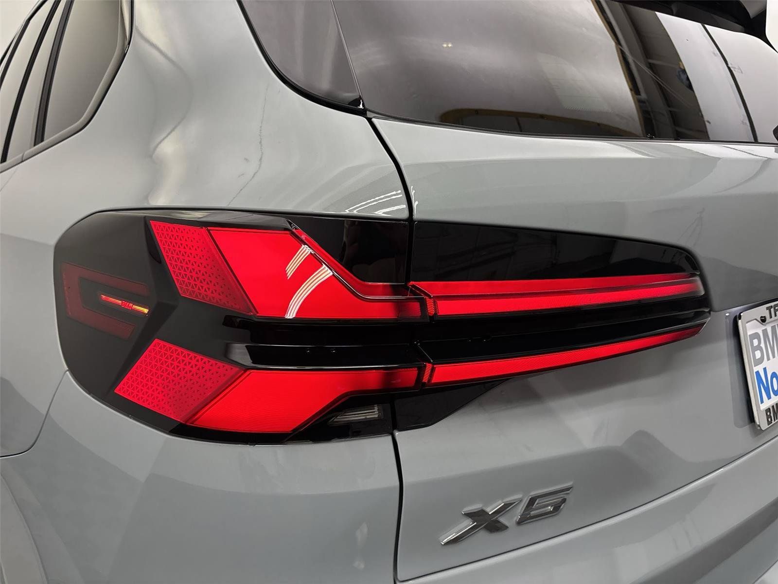 New 2026 BMW X5 xDrive50e w/ M Sport Package AWD/4WD image 19