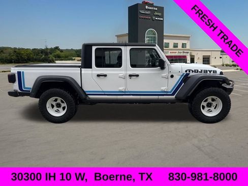Used 2021 Jeep Gladiator Mojave AWD/4WD image 2