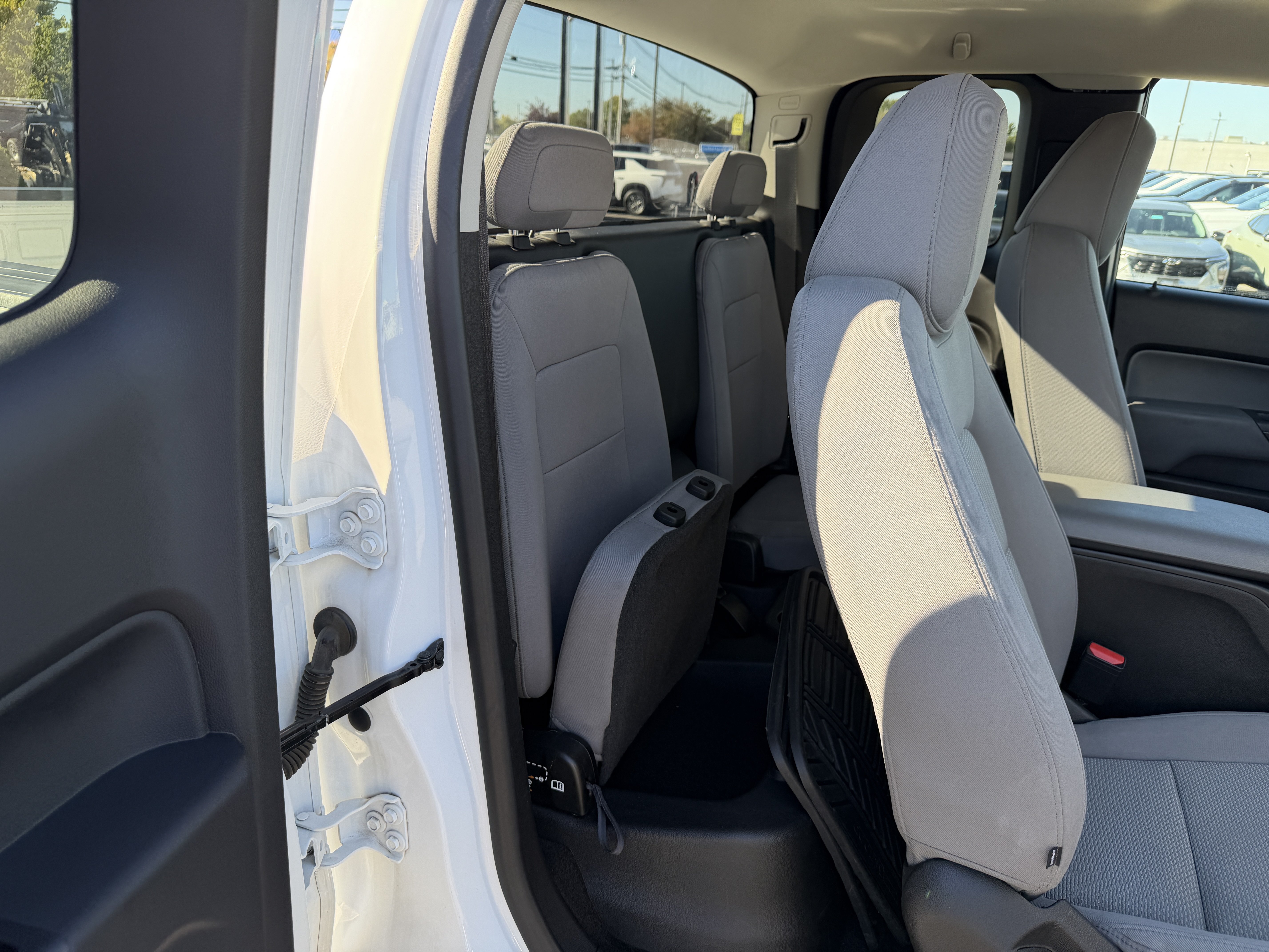 Used 2018 Chevrolet Colorado W/T AWD/4WD image 22