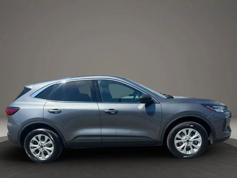 Used 2023 Ford Escape Active w/ Tech Pack #1 AWD/4WD image 4