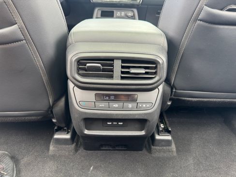 Used 2024 Honda Pilot Touring image 33