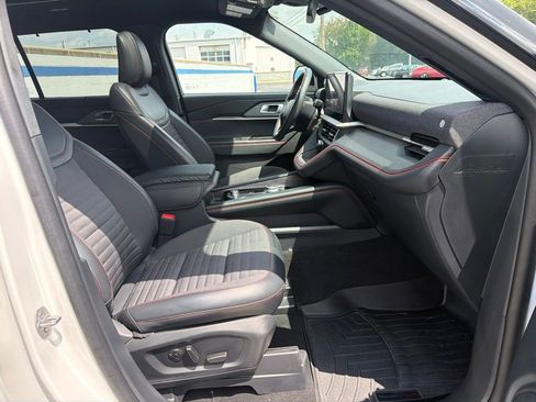 Used 2025 Ford Explorer ST-Line w/ Premium Package AWD/4WD image 26