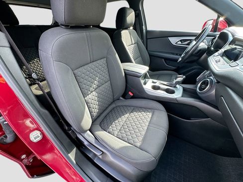 Used 2020 Chevrolet Blazer LT image 36