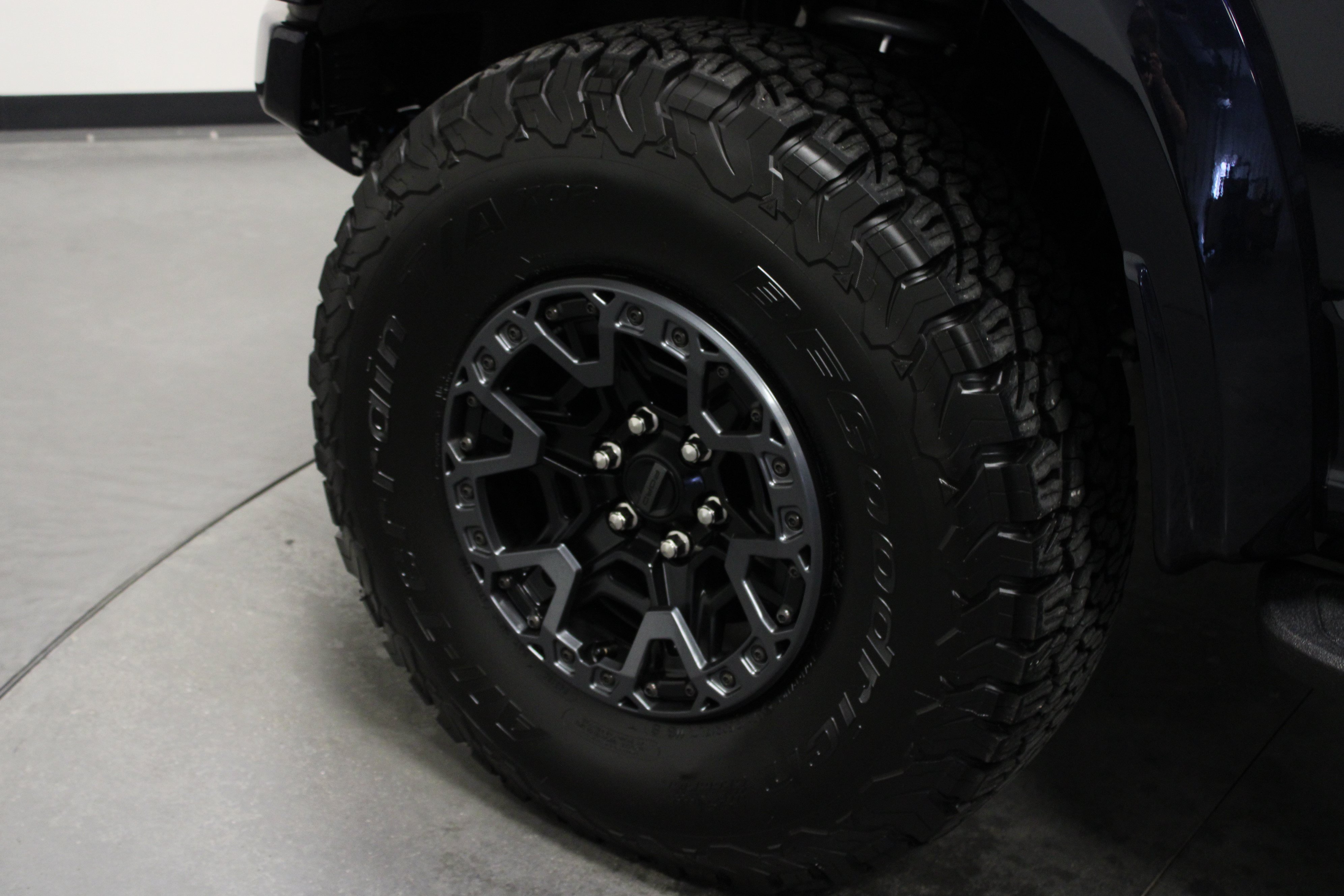 Used 2025 Ford F150 Raptor w/ Equipment Group 803A Raptor R AWD/4WD image 10