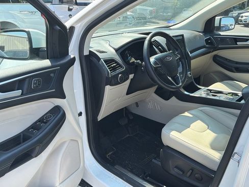 Used 2022 Ford Edge Titanium AWD/4WD image 12
