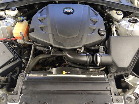 Used 2019 Chevrolet Camaro LT RWD image 30