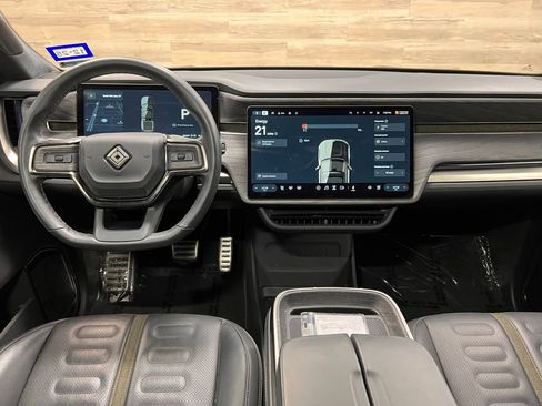 Used 2022 Rivian R1T Adventure image 2