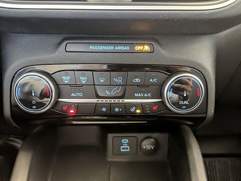 Used 2022 Ford Escape SE w/ SE Sport Appearance Package image 22