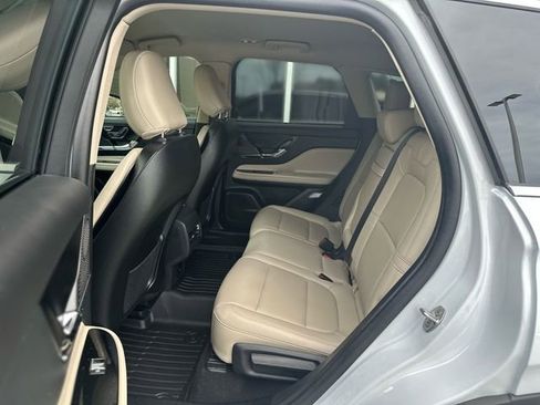 Used 2025 Lincoln Corsair FWD image 23