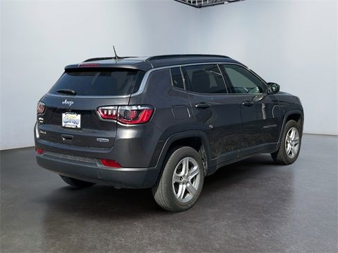 Used 2023 Jeep Compass Latitude w/ Convenience Group image 5