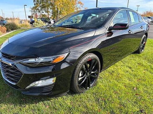 Used 2021 Chevrolet Malibu LT w/ Redline Edition image 9